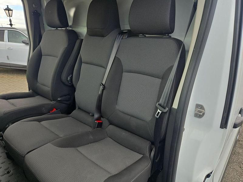 Used Renault Trafic Business 128 HP (94 kW) 2022 White MPV