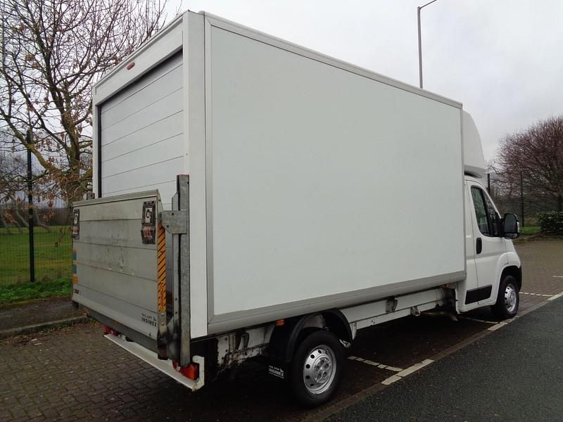 Used Peugeot Boxer 130 HP (95 kW) 2019 White Van
