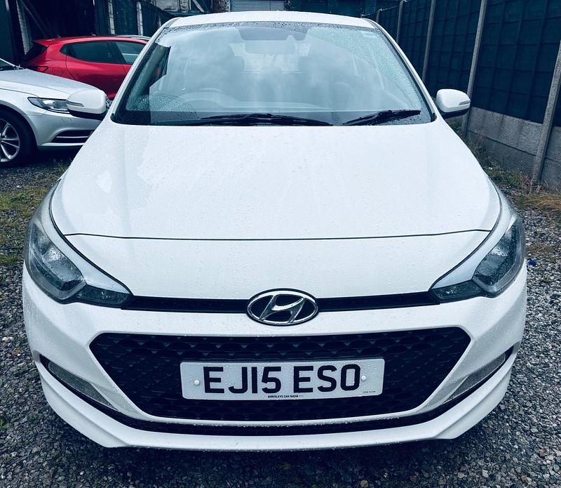 White Used 2015 Hyundai i20 SE Hatchback | £4,200 (Expensive) - Image 1/4