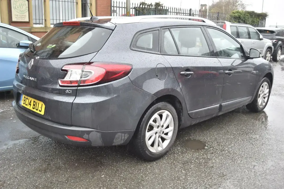 Used Renault Mégane GrandTour Dynamique 110 HP (80 kW) 2014 Grey Estate