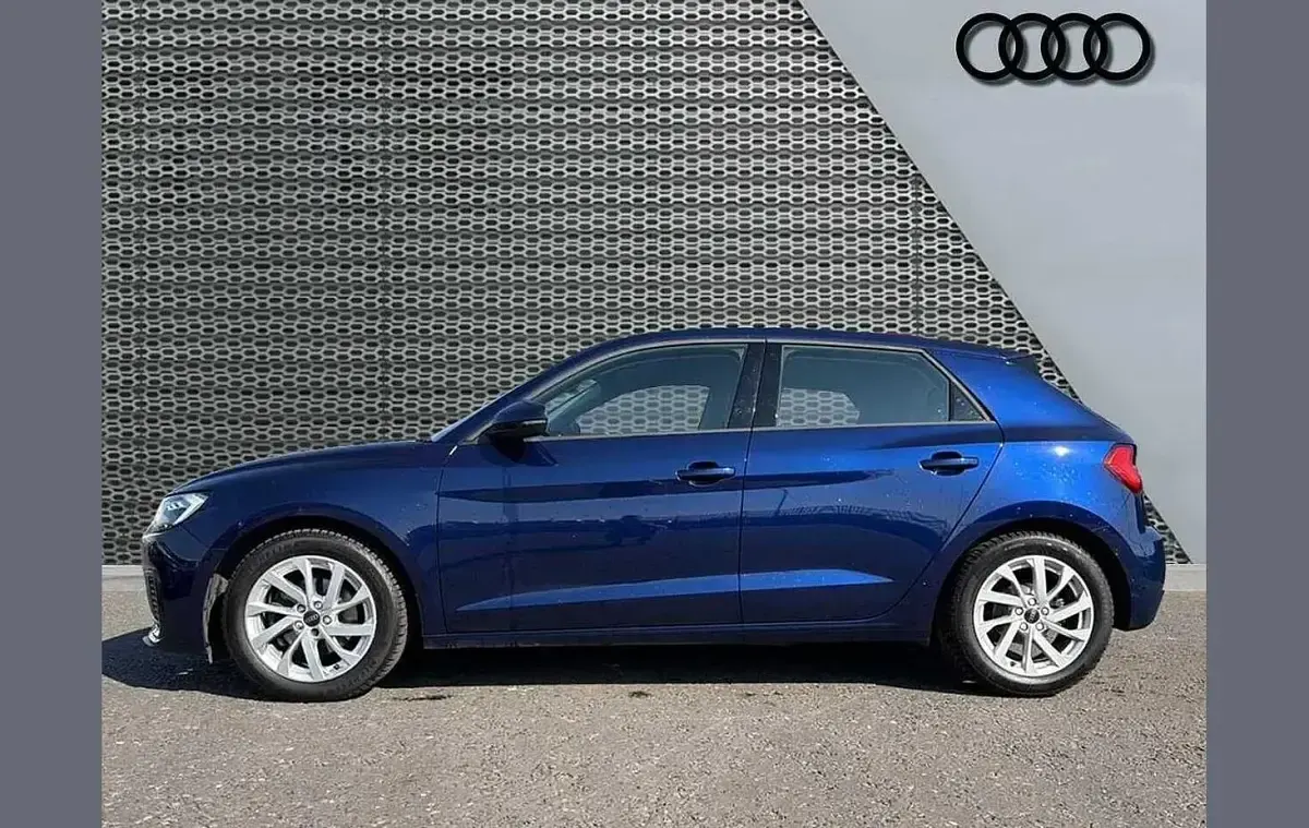 Used Audi A1 Sport 108 HP (79 kW) 2023 Blue SUV