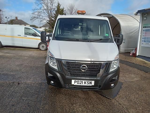 Used Nissan NV400 Tekna 150 HP (110 kW) 2021 White Van