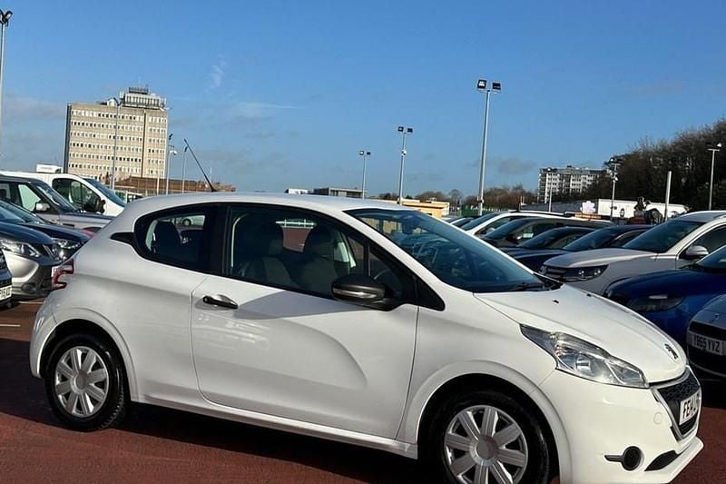 White Used 2014 Peugeot 208 Access Hatchback | £2,450 (Good price) - Image 1/1