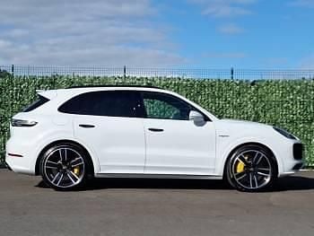 Used Porsche Cayenne Turbo E-Hybrid 680 HP (500 kW) 2020 White SUV