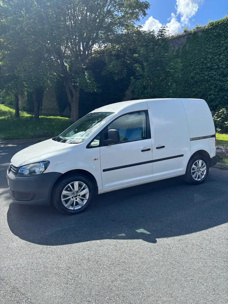 Used VW Caddy 75 HP (55 kW) 2012 White MPV