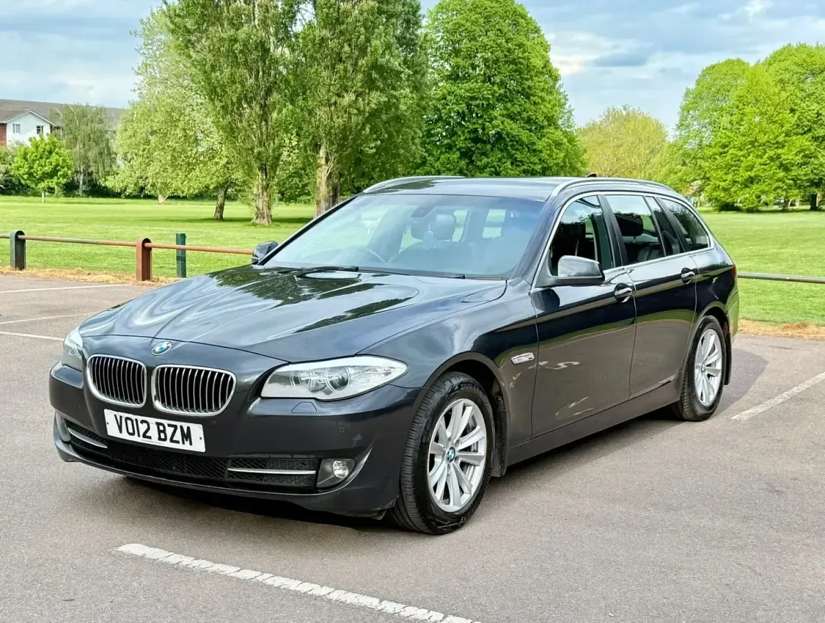 Begagnad BMW 520 2012 Grå Kombi