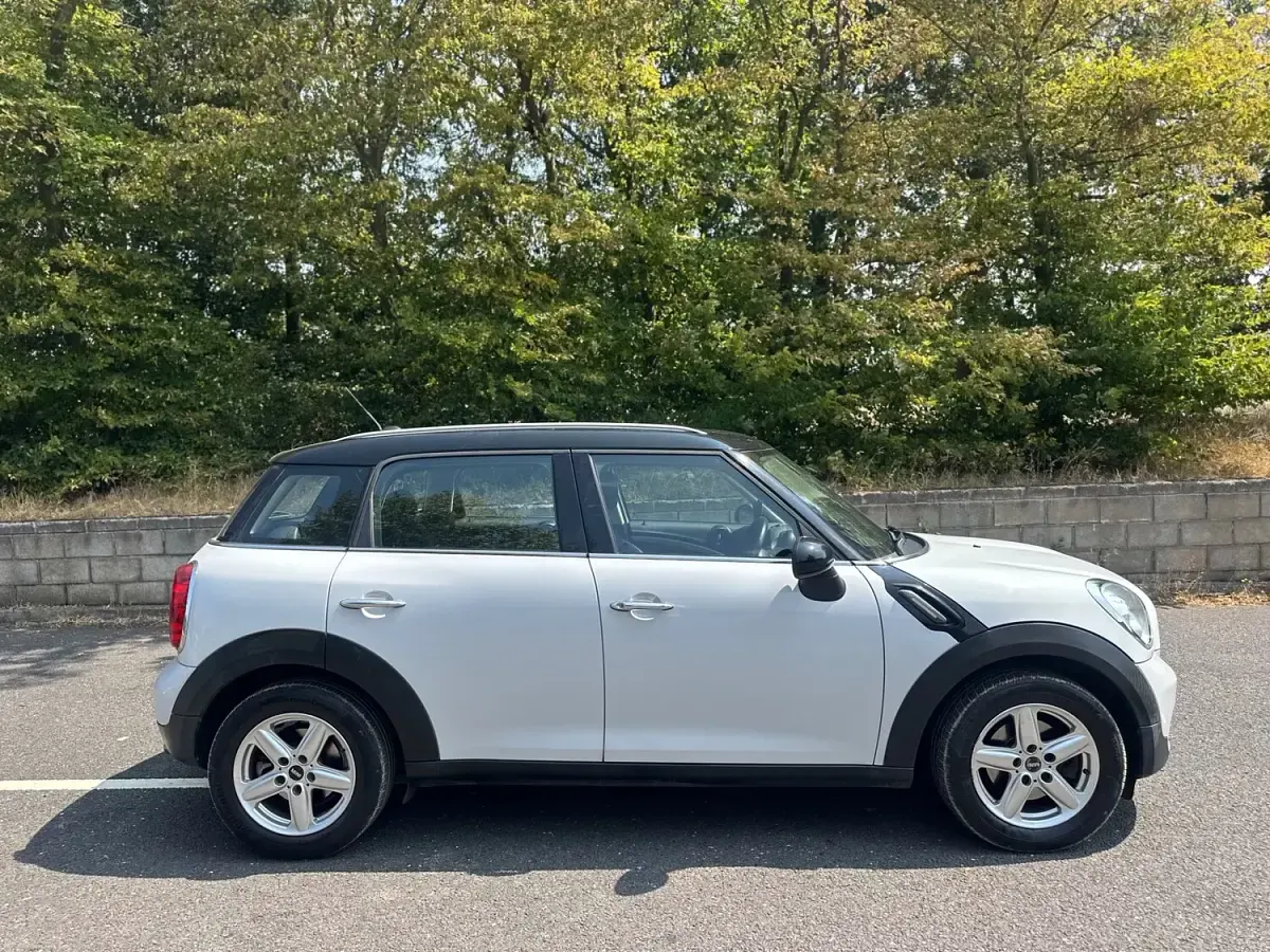 Used Mini Cooper D 2012 White Hatchback