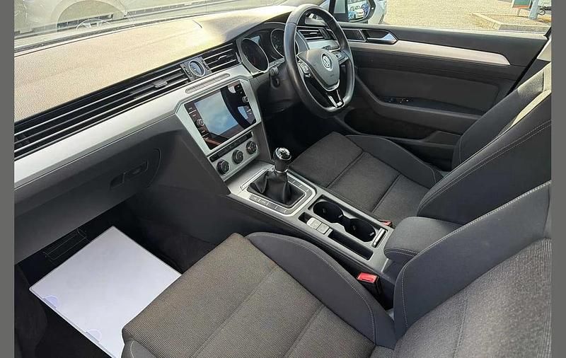 Used VW Passat Business 147 HP (108 kW) 2018 Silver Sedan