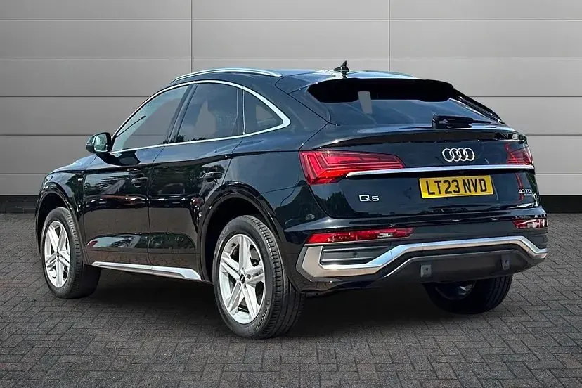 Used Audi Q5 Sportback S-Line 201 HP (147 kW) 2023 Mythos black SUV