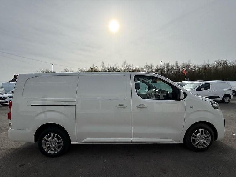 Used Vauxhall Vivaro Sportive 100 HP (73 kW) 2020 White MPV