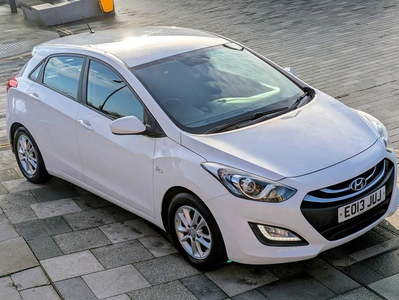 Used Hyundai i30 Active 2013 White Hatchback