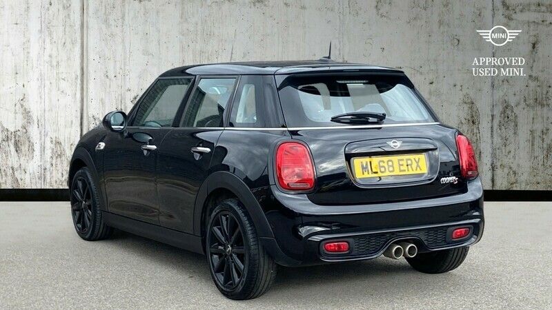 Used Mini Cooper S Hatch 189 HP (139 kW) 2018 Black Hatchback