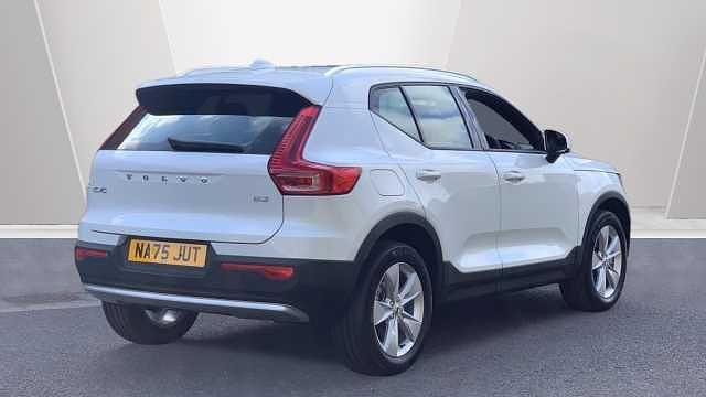 Used Volvo XC40 Core 161 HP (118 kW) 2026 SUV