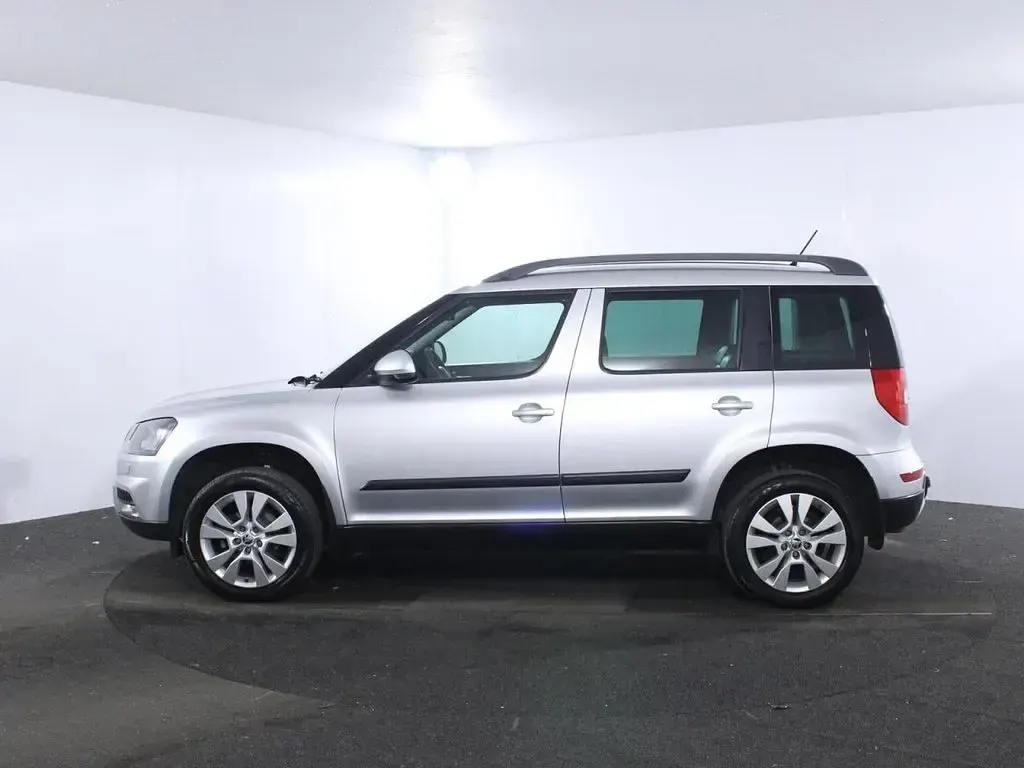Used Skoda Yeti Elegance 110 HP (80 kW) 2015 Silver SUV