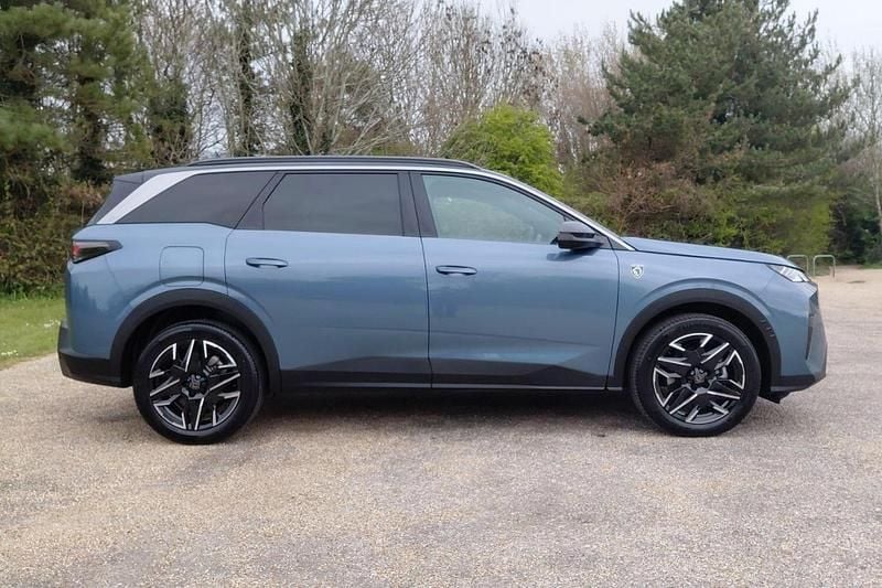 Used Peugeot 5008 GTi 143 HP (105 kW) 2025 Blue SUV