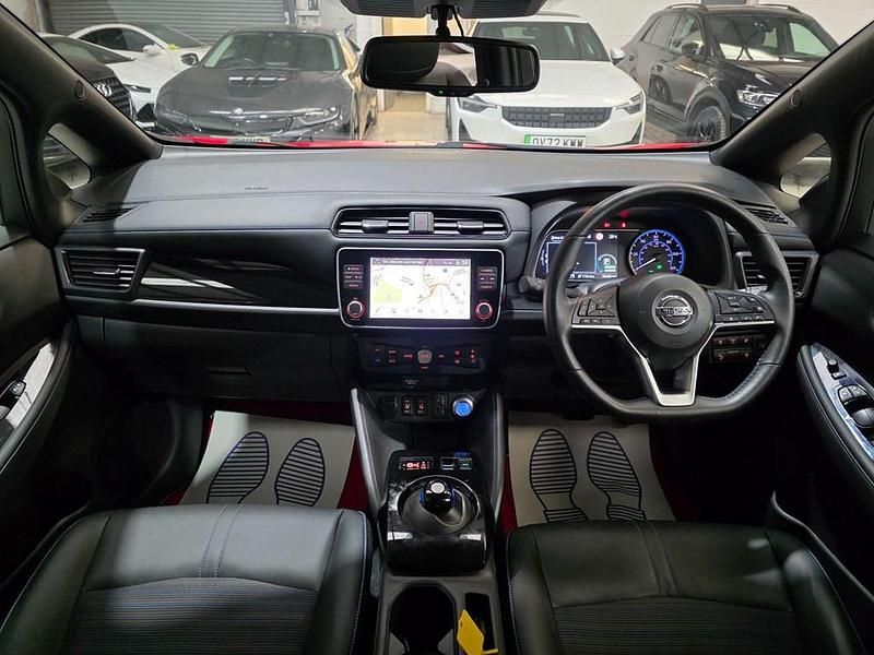 Used Nissan Leaf N-Connecta 160 kW (218 HP) 2021 Red Hatchback