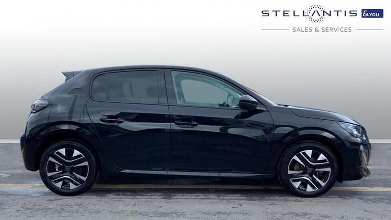 Used Peugeot 208 Allure 99 HP (72 kW) 2025 Black Hatchback
