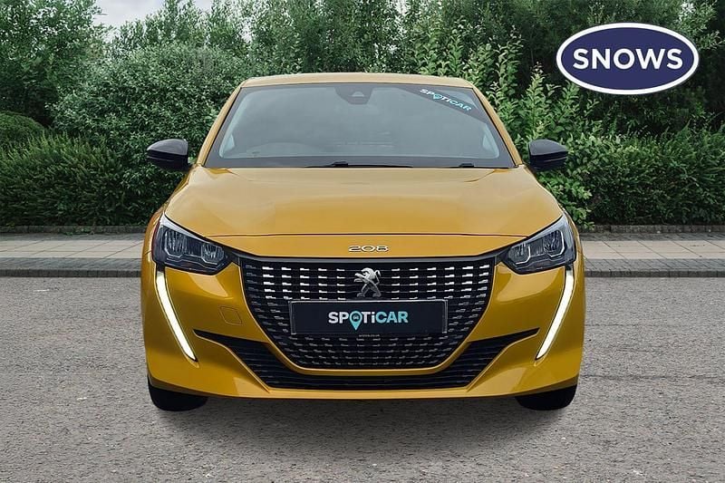 Used Peugeot 208 Allure Premium 100 HP (73 kW) 2022 Yellow Hatchback