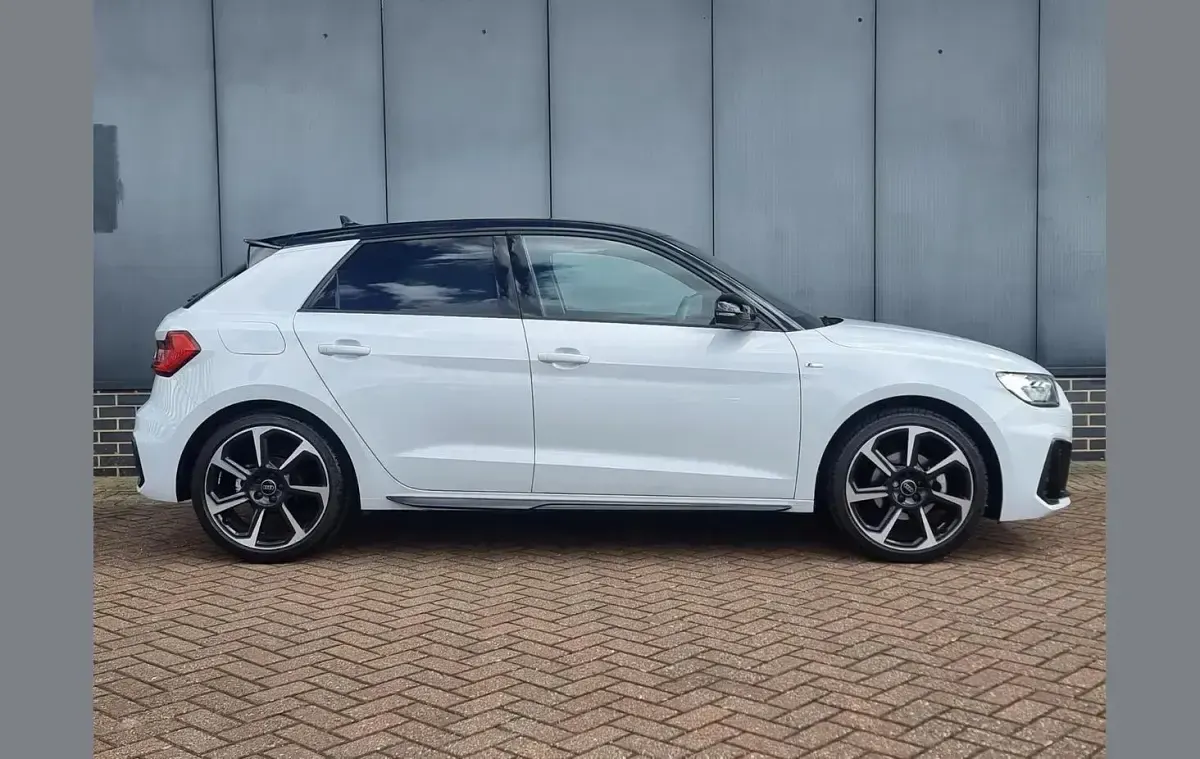 Used Audi A1 Black Edition 113 HP (83 kW) 2024 White SUV