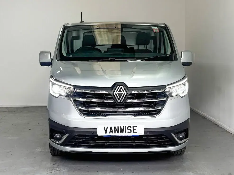 Used Renault Trafic 150 HP (110 kW) 2026 Grey