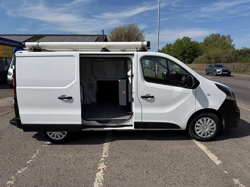 Usado Vauxhall Vivaro 2018 Branco