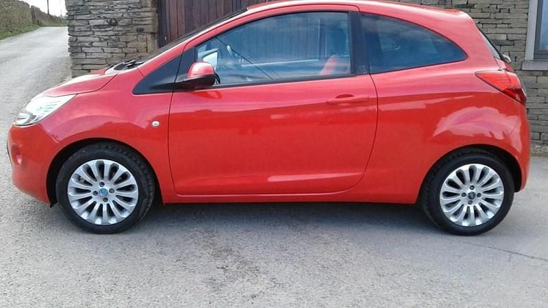 Used Ford Ka Zetec 69 HP (50 kW) 2011 Red Hatchback