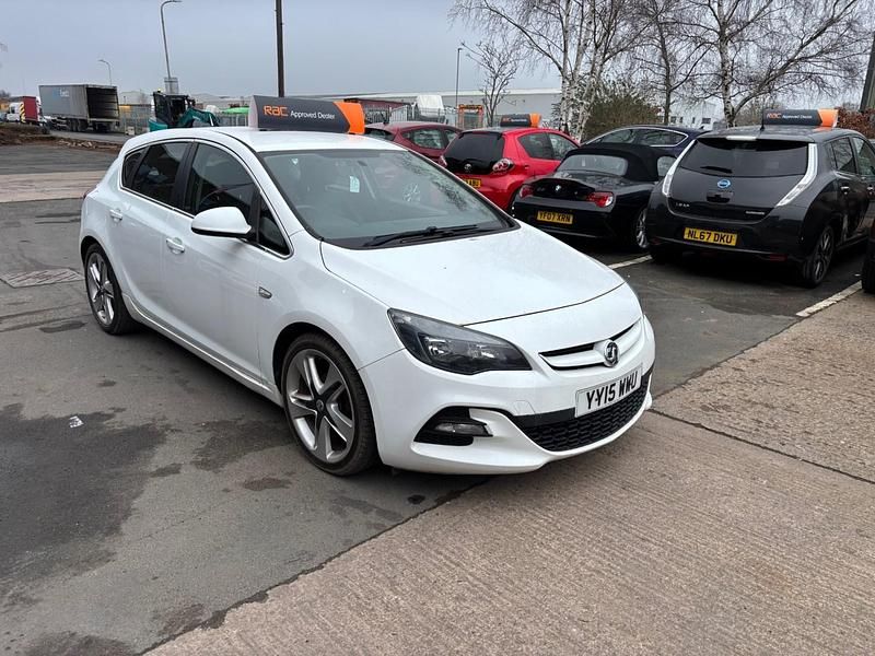 Used Vauxhall Astra Edition 2015 White Hatchback