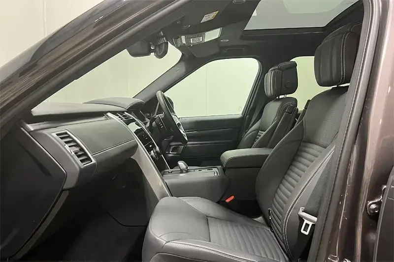 Used Land Rover Discovery 345 HP (253 kW) 2025 Grey SUV