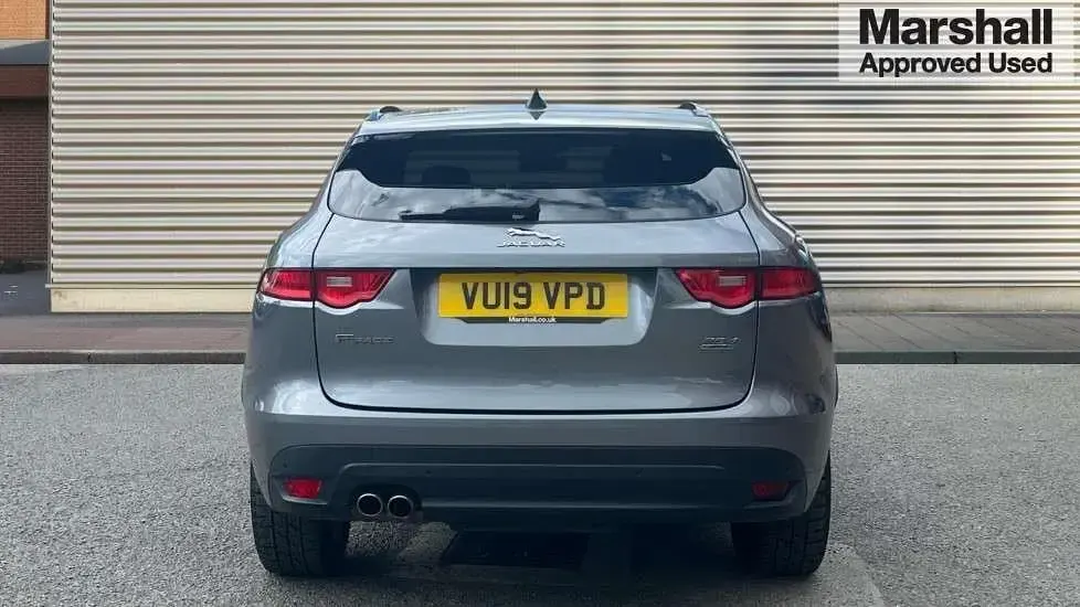 Used Jaguar F-Pace Chequered Flag 180 HP (132 kW) 2019 Grey SUV