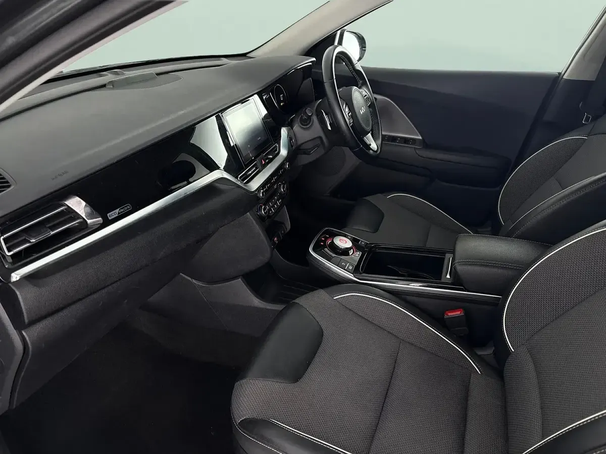 Used Kia e-Niro 147 kW (201 HP) 2022 Grey SUV