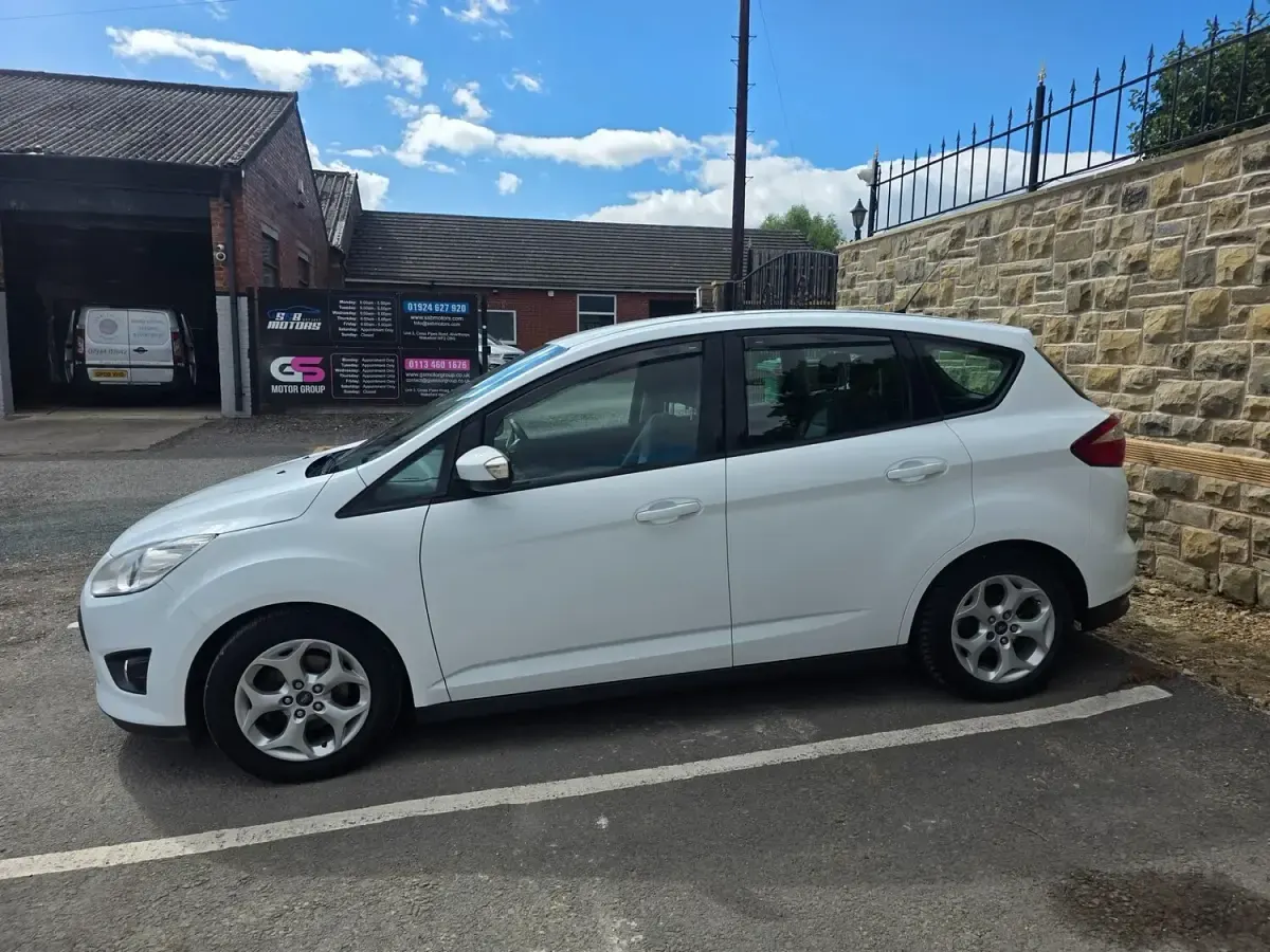 Used Ford C-MAX Zetec 2013 White MPV