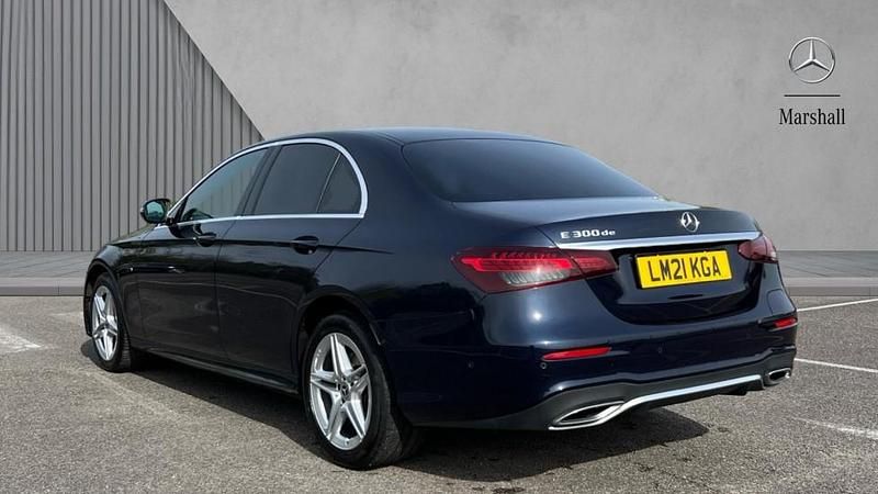 Usado Mercedes E300 AMG line 306 HP (225 kW) 2021 Azul