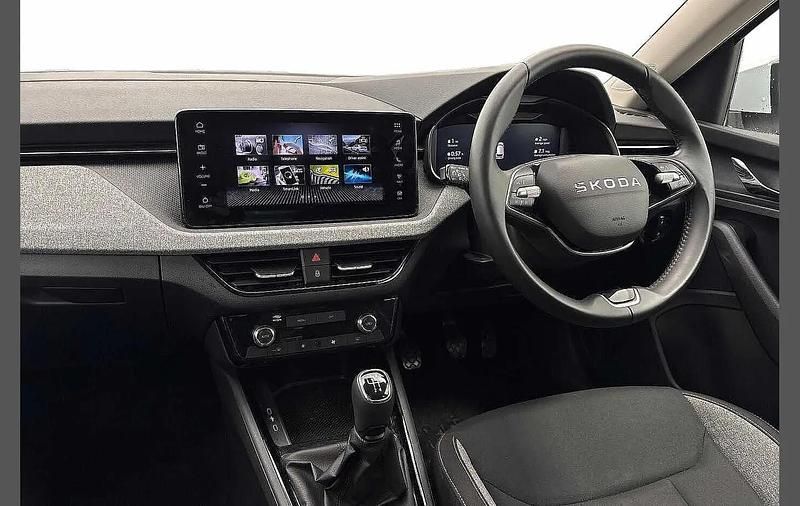 Used Skoda Kamiq SE 94 HP (69 kW) 2025 Moon white metallic SUV