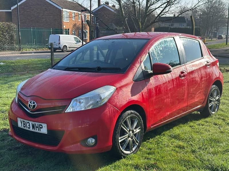 Used Toyota Yaris SR 2013 Red Hatchback