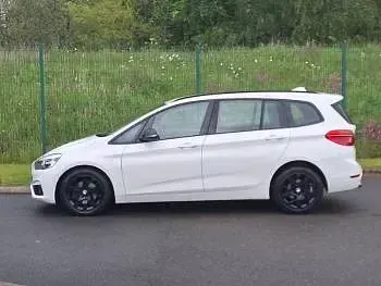 Usado BMW 218 Sport Line 136 HP (100 kW) 2018 Branco Carrinha