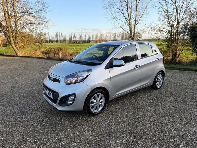 Used Kia Picanto 68 HP (50 kW) 2012 Silver Hatchback