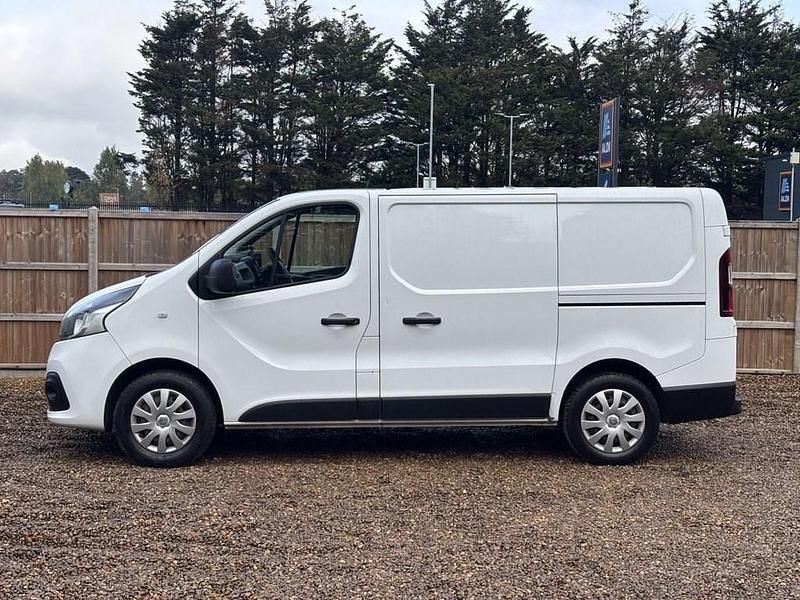 Used Renault Trafic Business 2019 White MPV