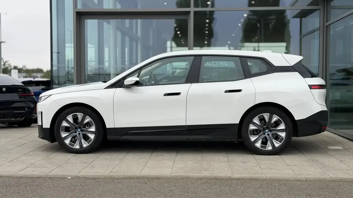 Used BMW iX Sport Line 384 kW (523 HP) 2022 White SUV
