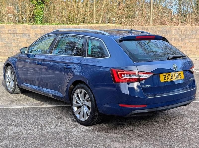 Used Skoda Superb SE L Executive 150 HP (110 kW) 2018 Blue Estate