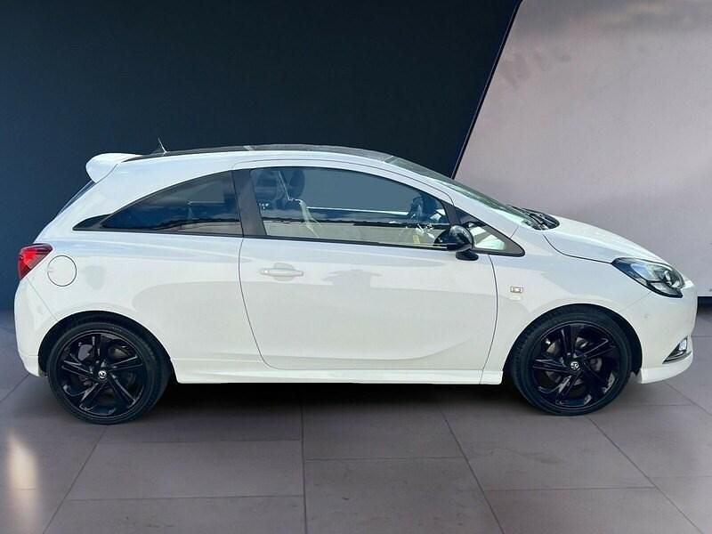 Used Vauxhall Corsa Edition 100 HP (73 kW) 2015 White Hatchback
