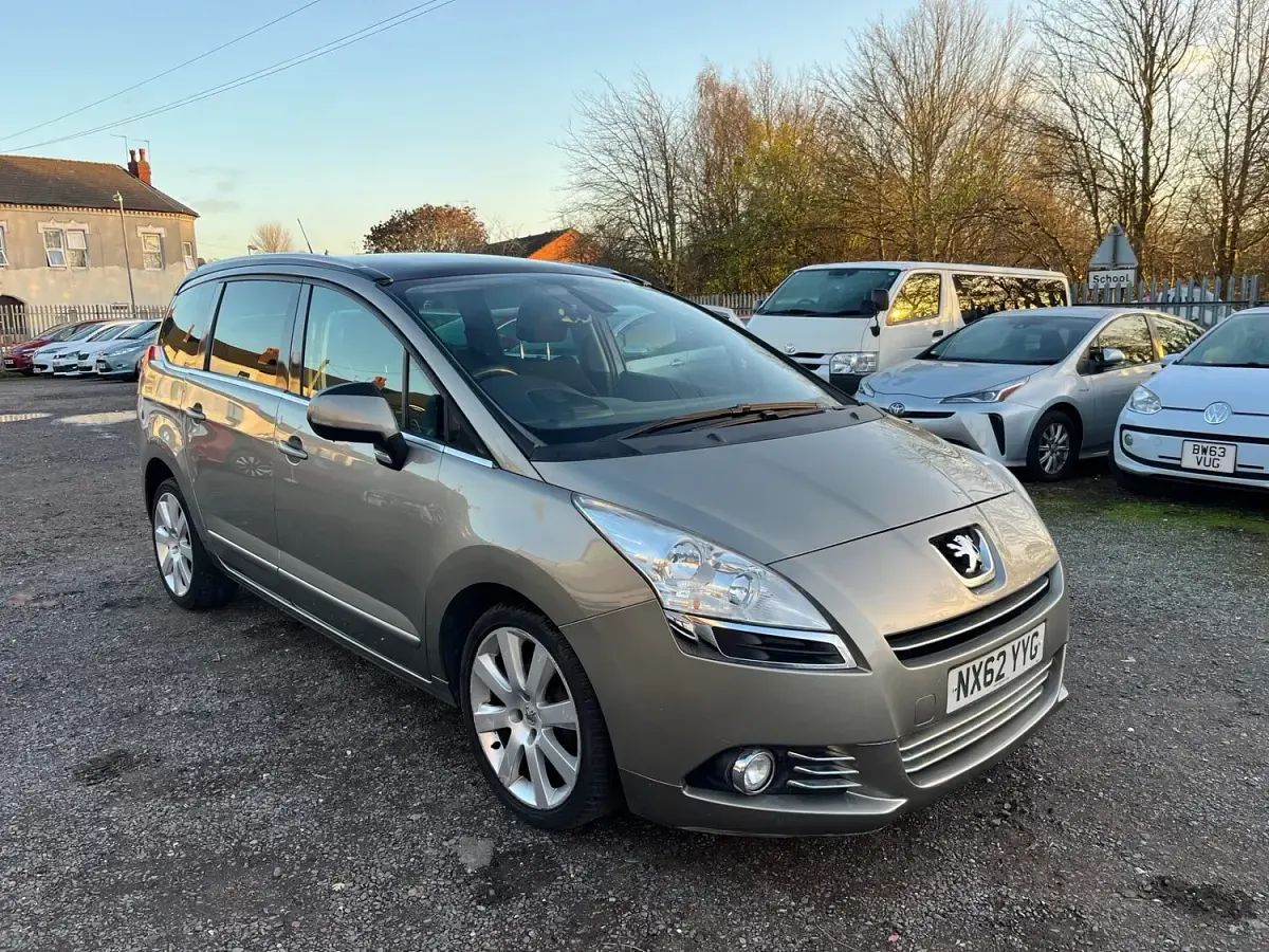 Used Peugeot 5008 Allure 112 HP (82 kW) 2012 Grey MPV