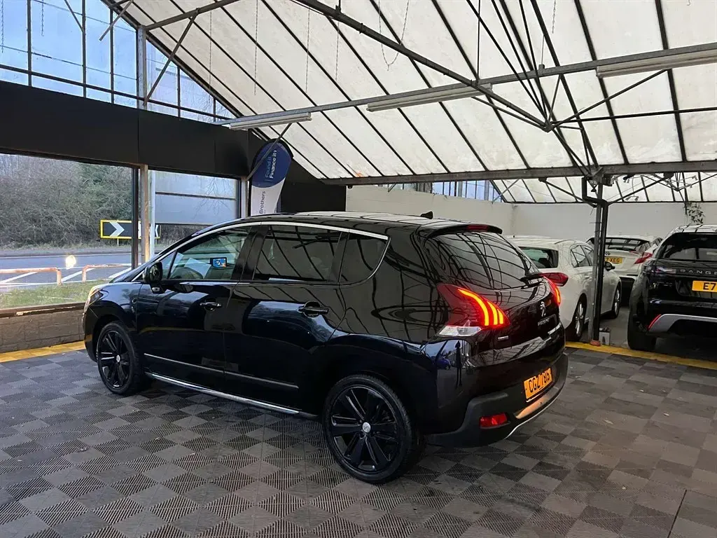 Second-hand Peugeot 3008 Allure 2016 Negru SUV