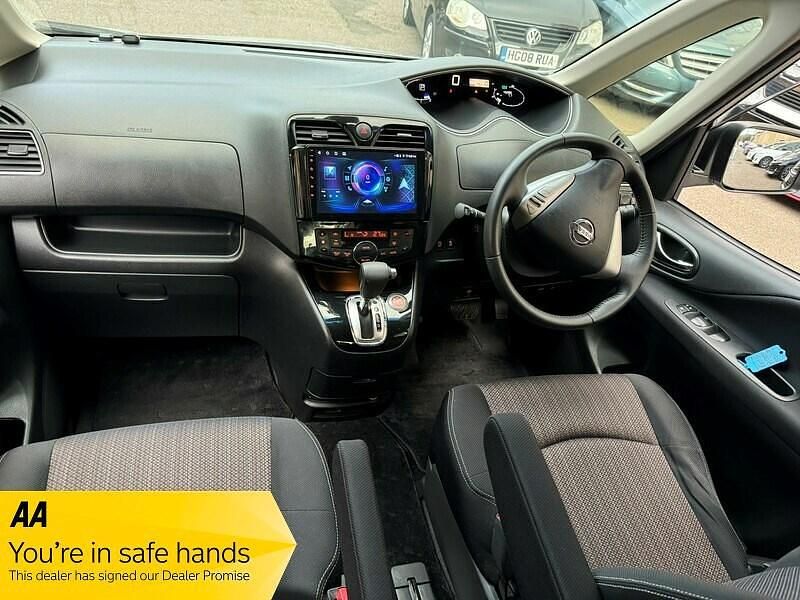 Używany Nissan Serena 2014 Srebrny Minivan