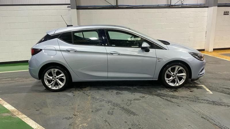 Used Vauxhall Astra SRi 150 HP (110 kW) 2018 Silver Hatchback