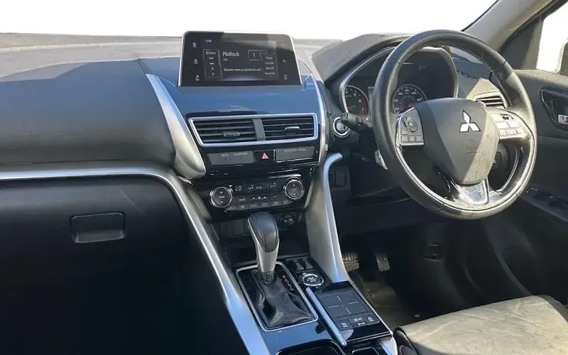 Used Mitsubishi Eclipse Cross 163 HP (119 kW) 2018 White SUV