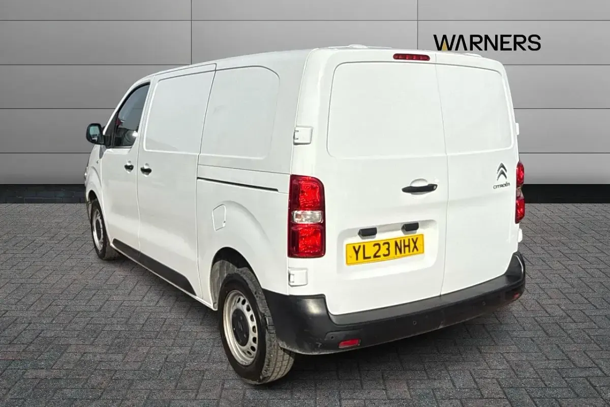 Used Citroën Dispatch 101 HP (74 kW) 2023 White MPV