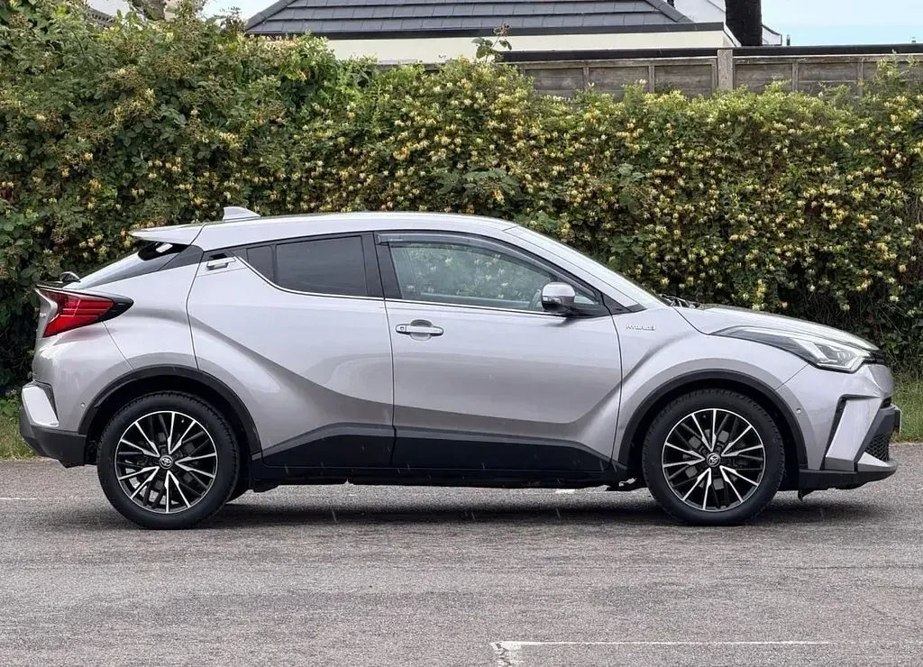 Used Toyota C-HR 122 HP (89 kW) 2020 Silver SUV