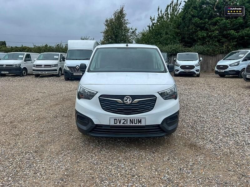 Used Vauxhall Combo 100 HP (73 kW) 2021 White Van
