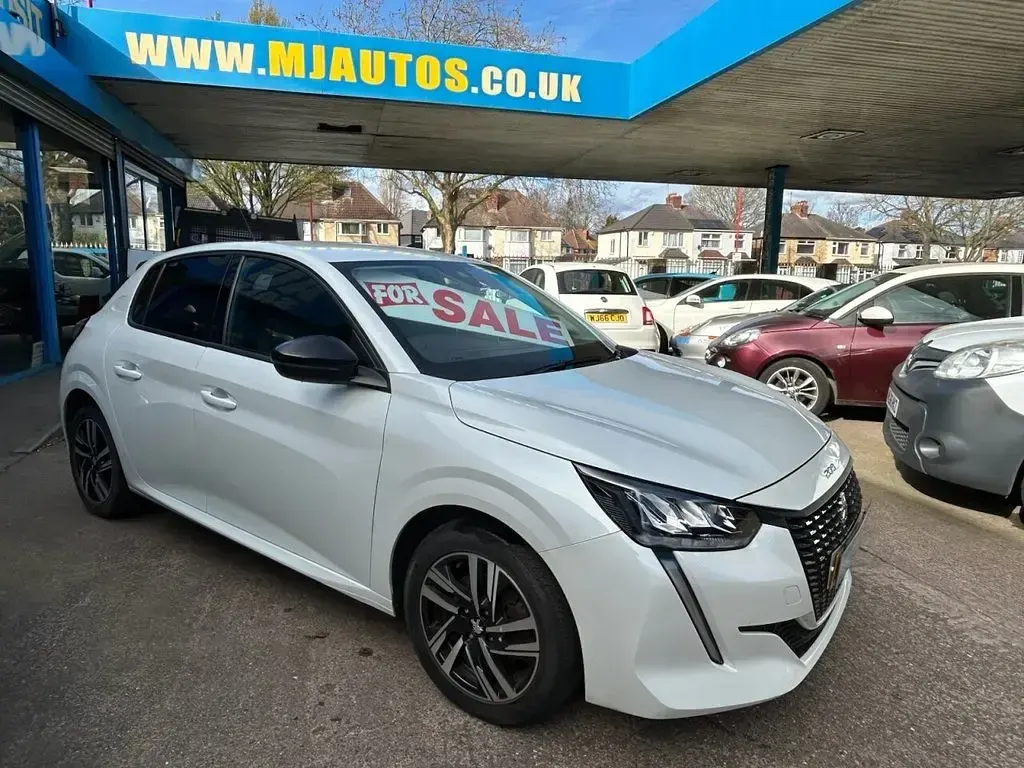 Used Peugeot 208 Allure Premium 100 HP (73 kW) 2022 White Hatchback