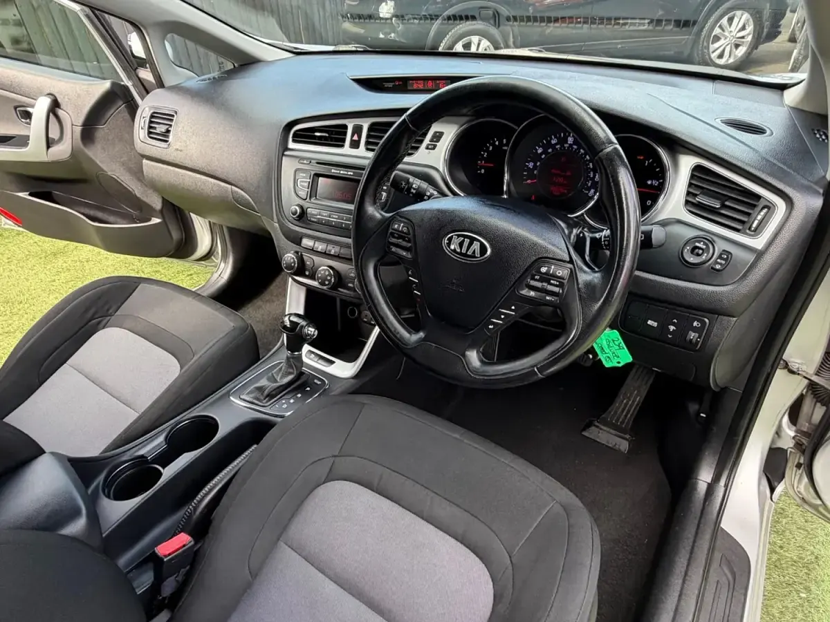 Used Kia Ceed 2014 Silver Hatchback